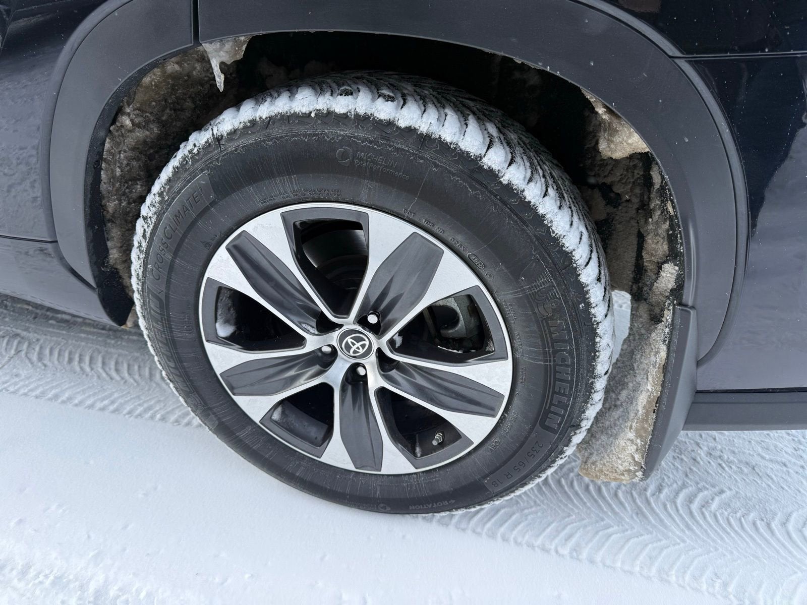 2023 Toyota Highlander Hybrid XLE