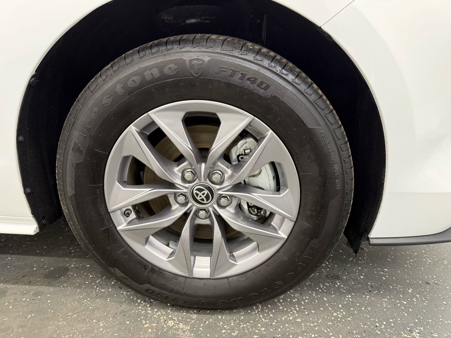 2025 Toyota Sienna LE