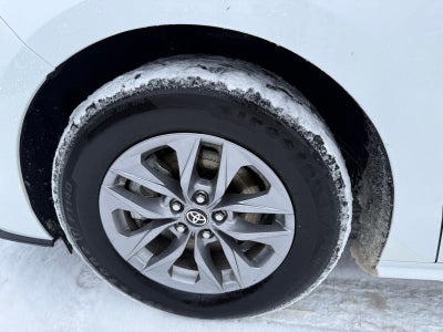 2025 Toyota Sienna LE