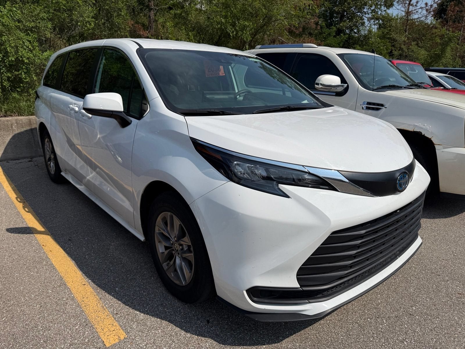 2025 Toyota Sienna LE