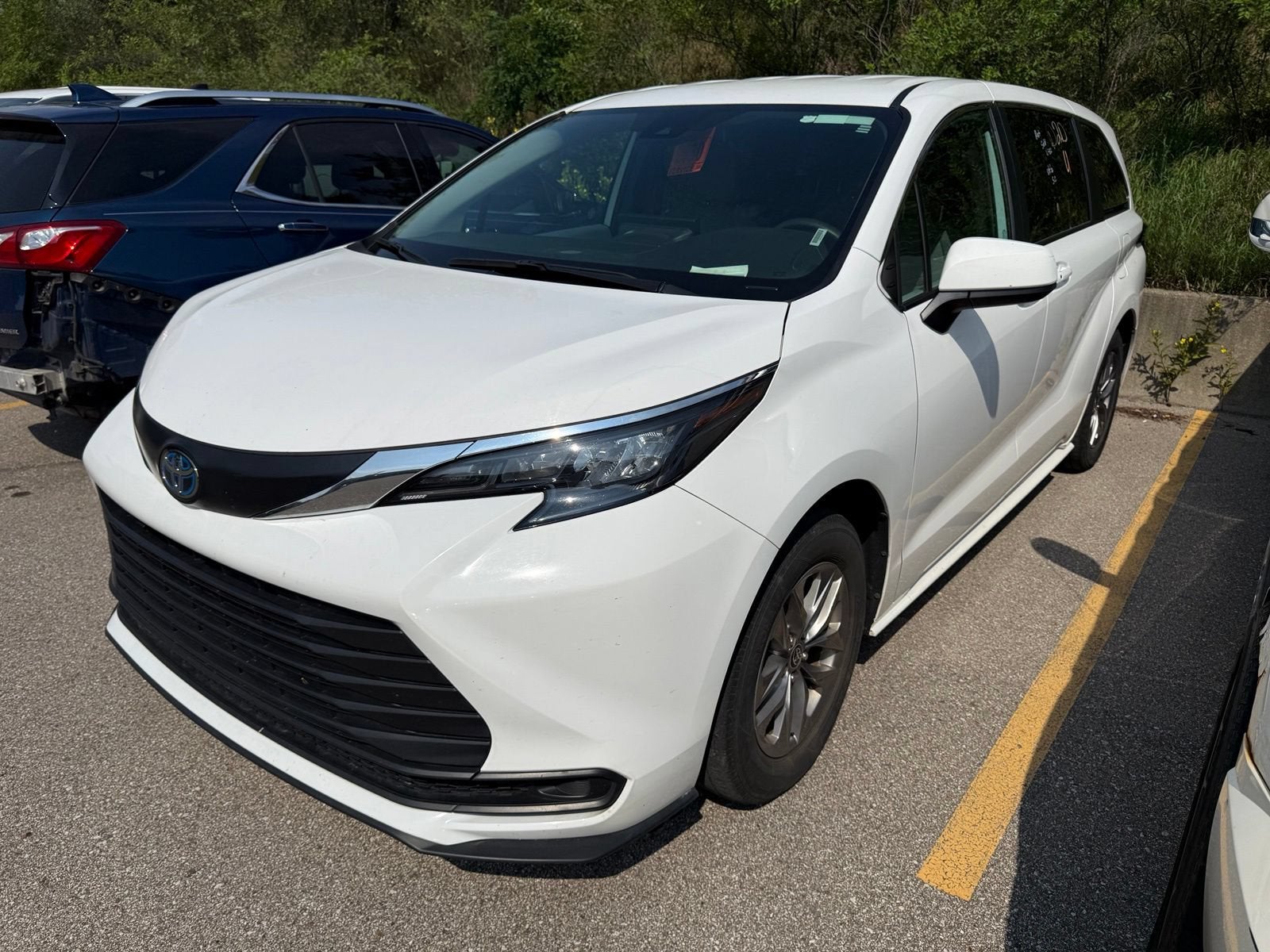 2025 Toyota Sienna LE