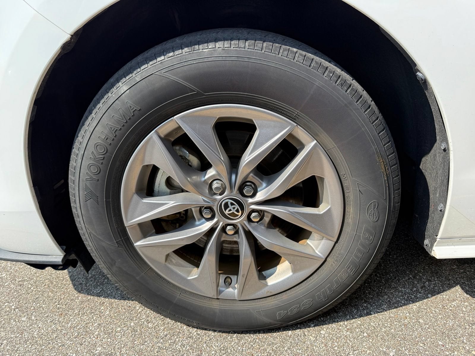 2025 Toyota Sienna LE