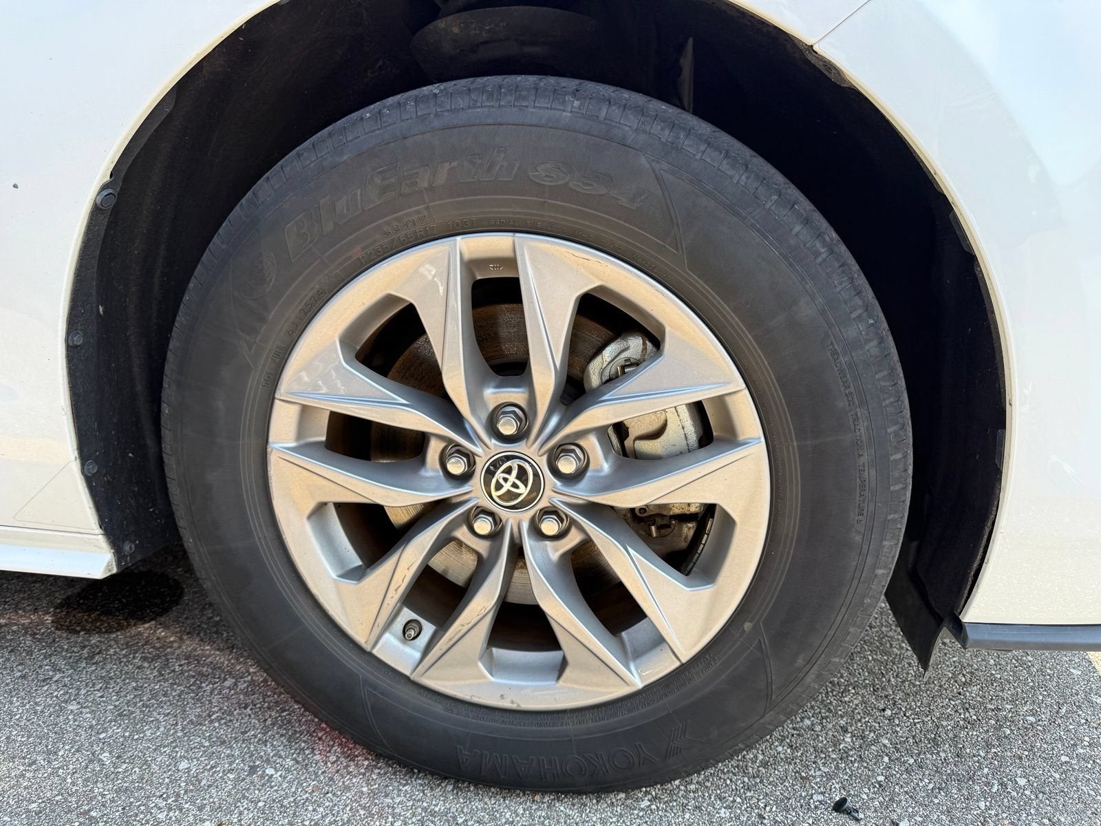 2025 Toyota Sienna LE