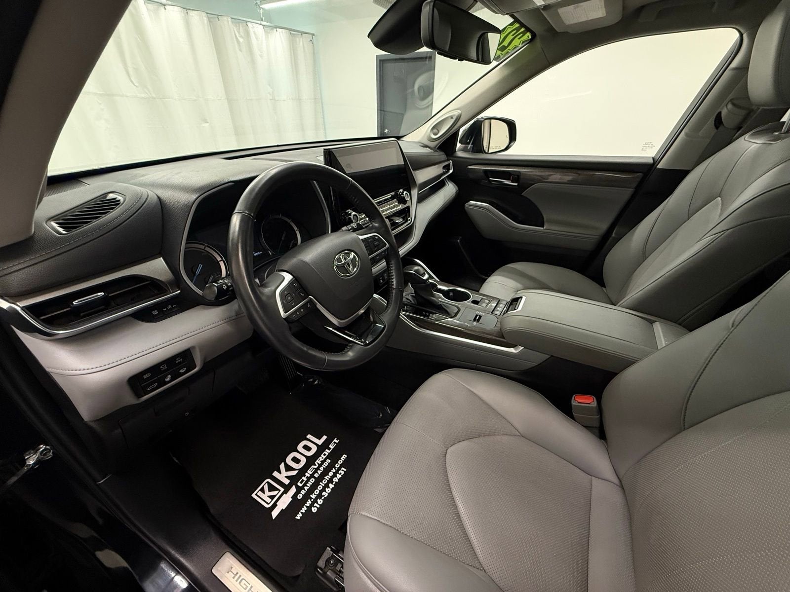 2022 Toyota Highlander Hybrid Limited