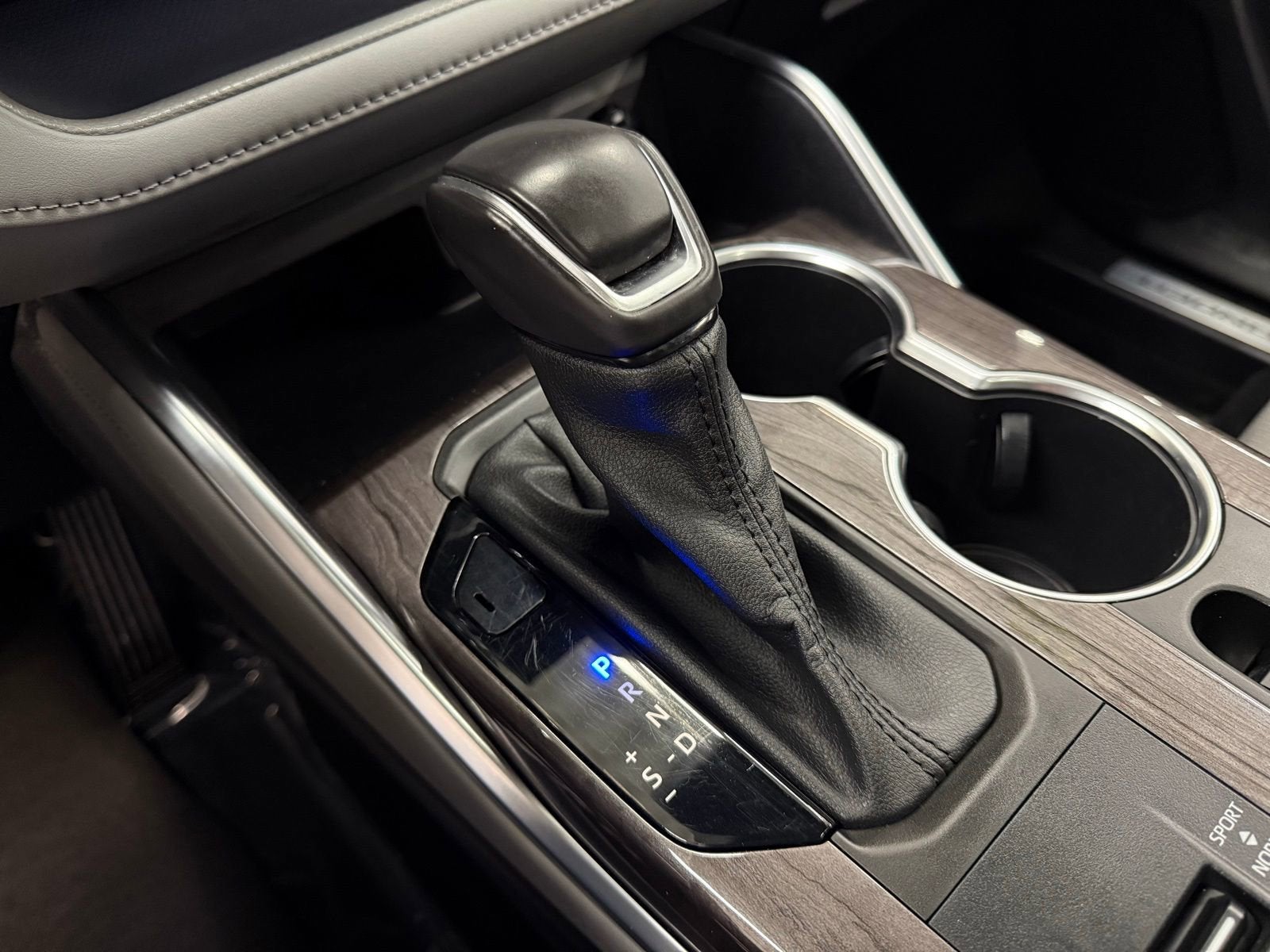 2022 Toyota Highlander Hybrid Limited