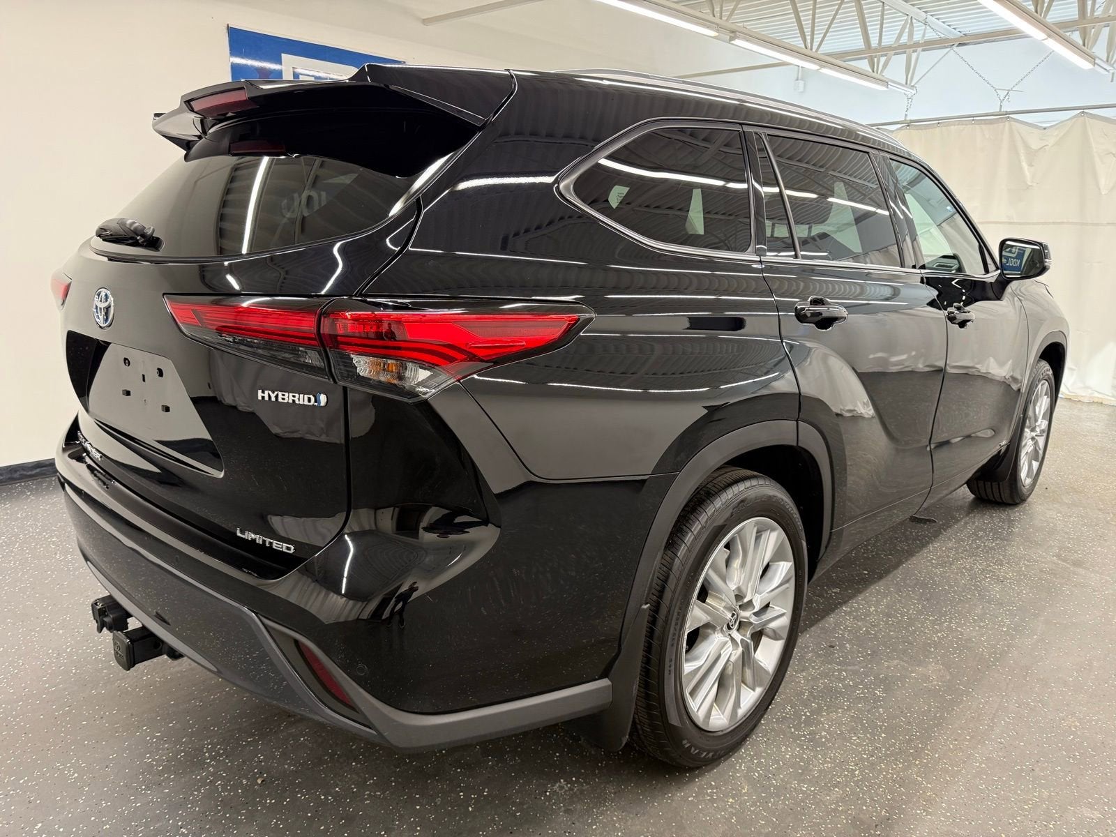 2022 Toyota Highlander Hybrid Limited