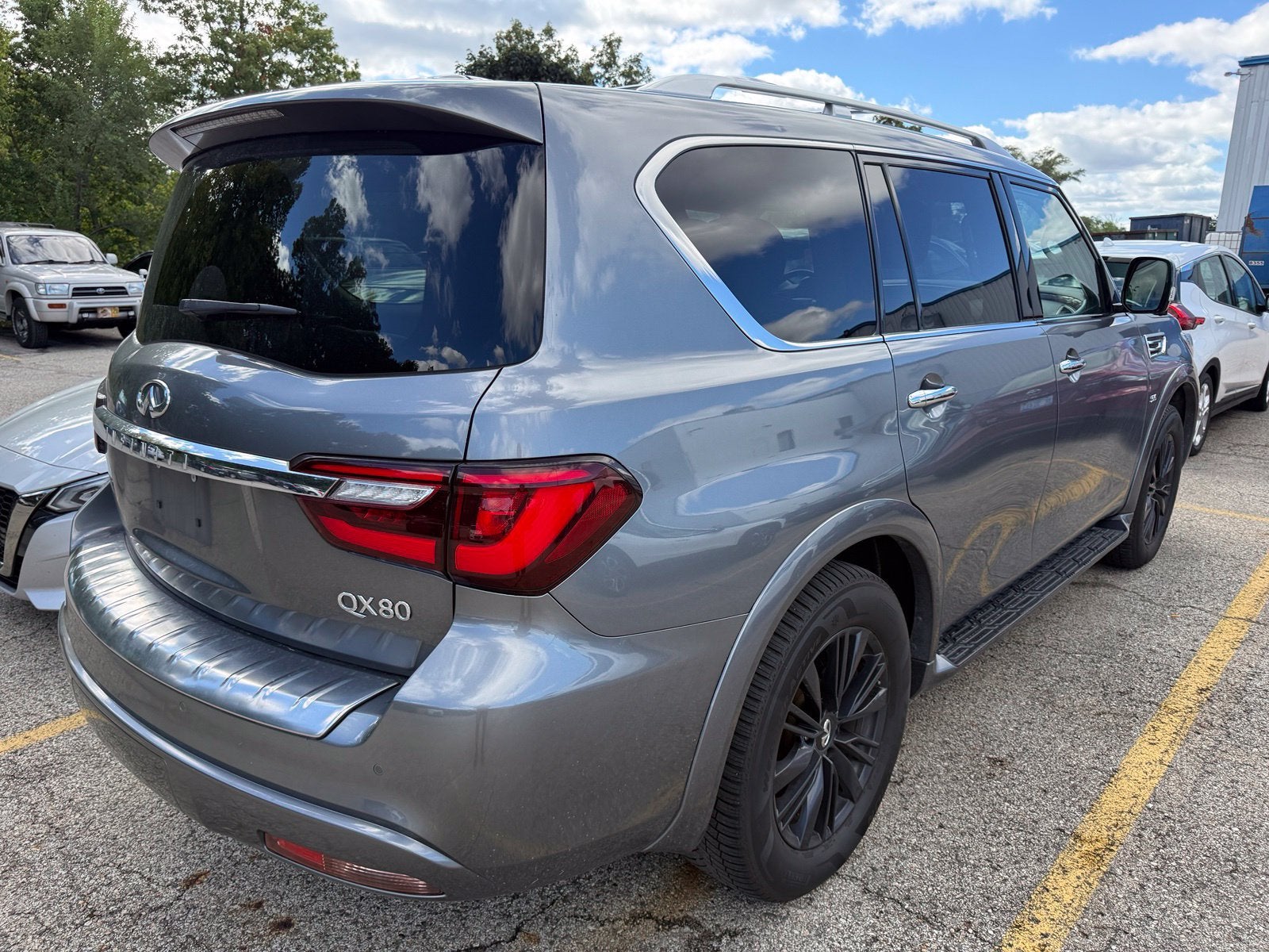 2019 INFINITI QX80 LUXE