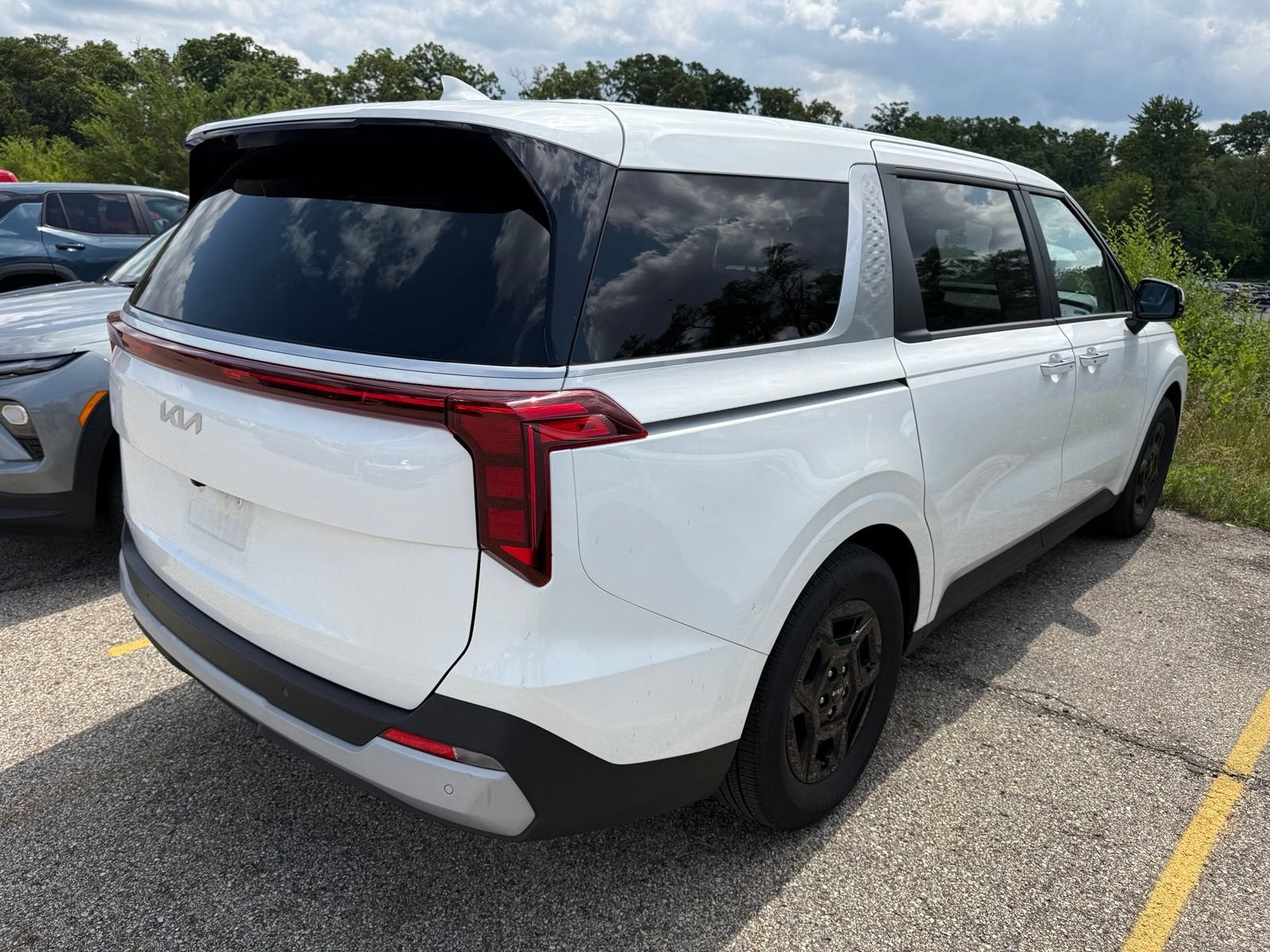2025 Kia Carnival LXS