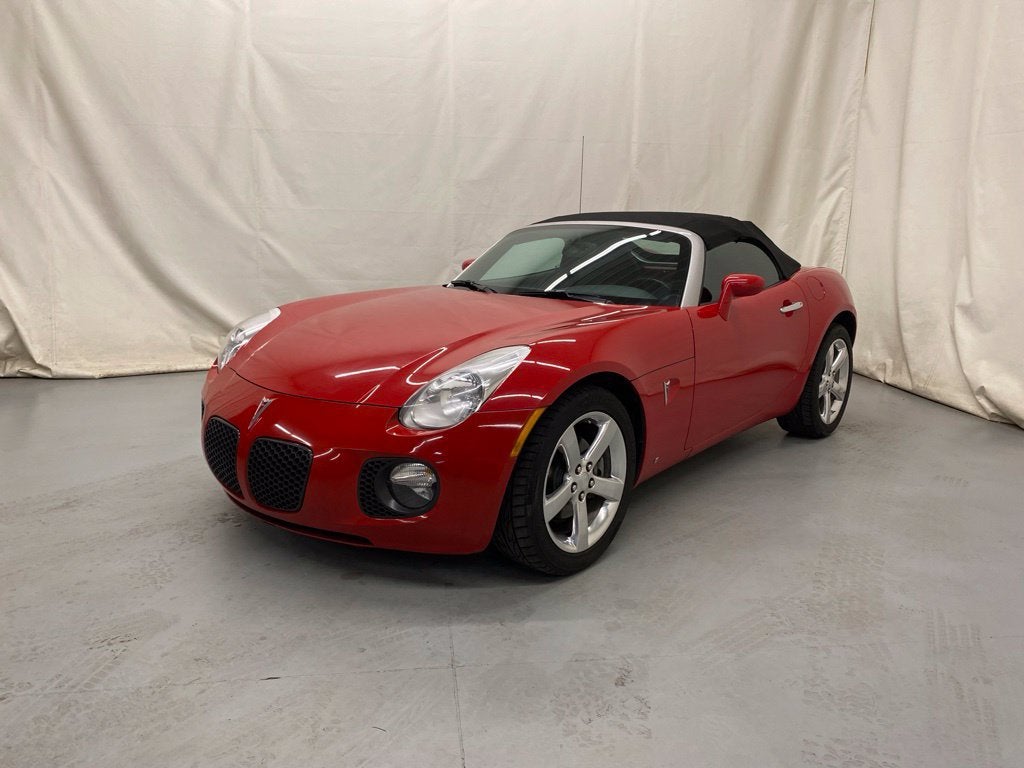 Used 2008 Pontiac Solstice GXP with VIN 1G2MF35X38Y125082 for sale in Fremont, MI