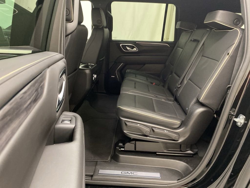 2024 GMC Yukon XL SLT