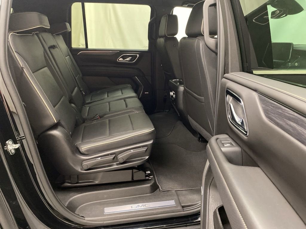 2024 GMC Yukon XL SLT