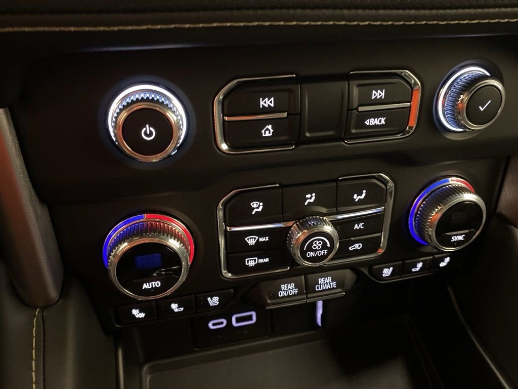 2024 GMC Yukon XL SLT