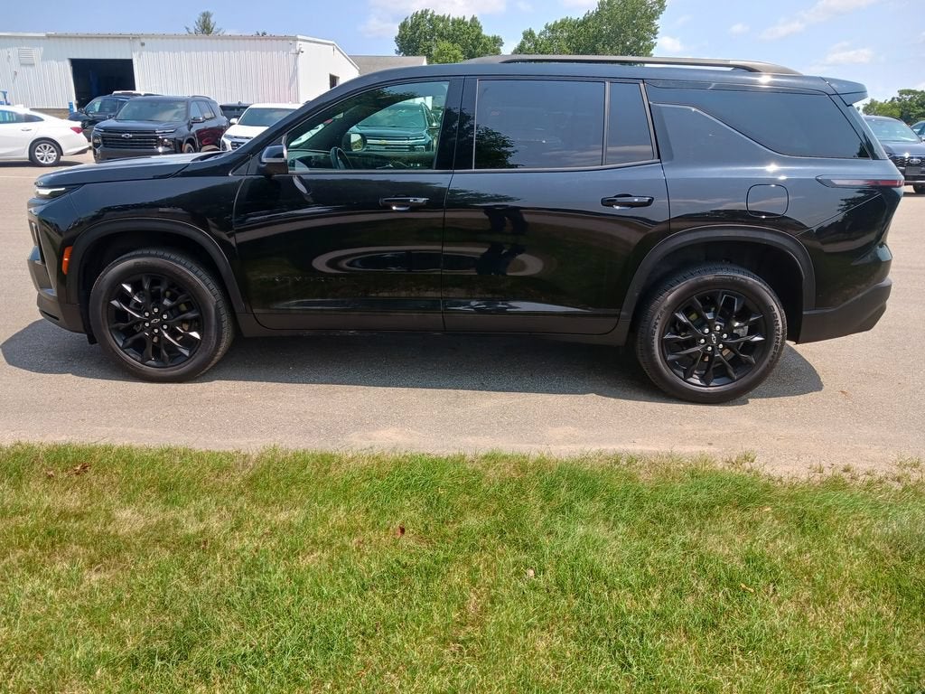 2024 Chevrolet Traverse LT