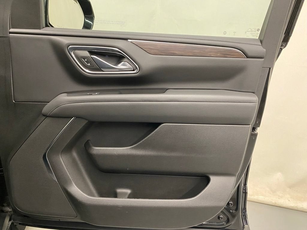 2023 Chevrolet Suburban LS