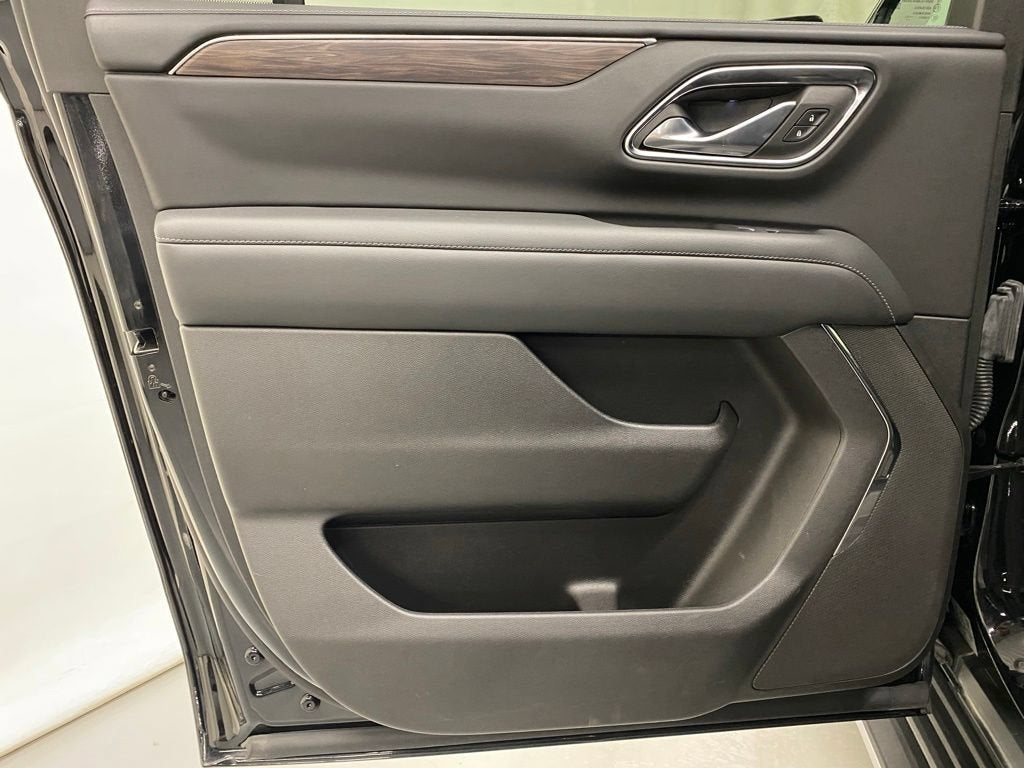 2023 Chevrolet Suburban LS