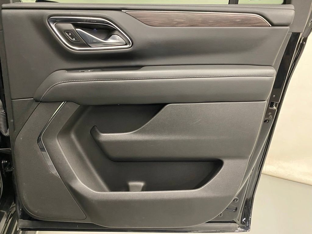 2023 Chevrolet Suburban LS