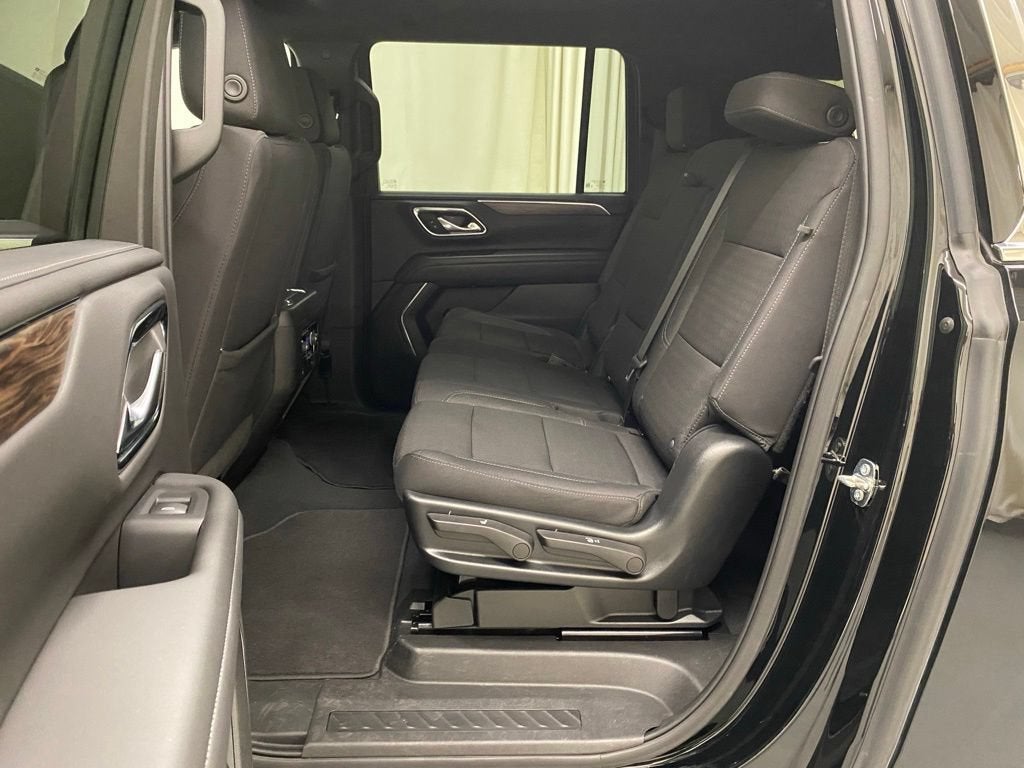 2023 Chevrolet Suburban LS