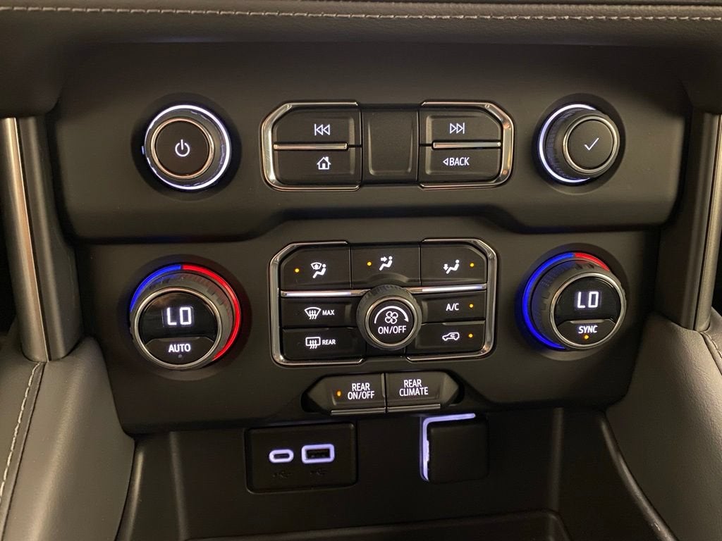 2023 Chevrolet Suburban LS