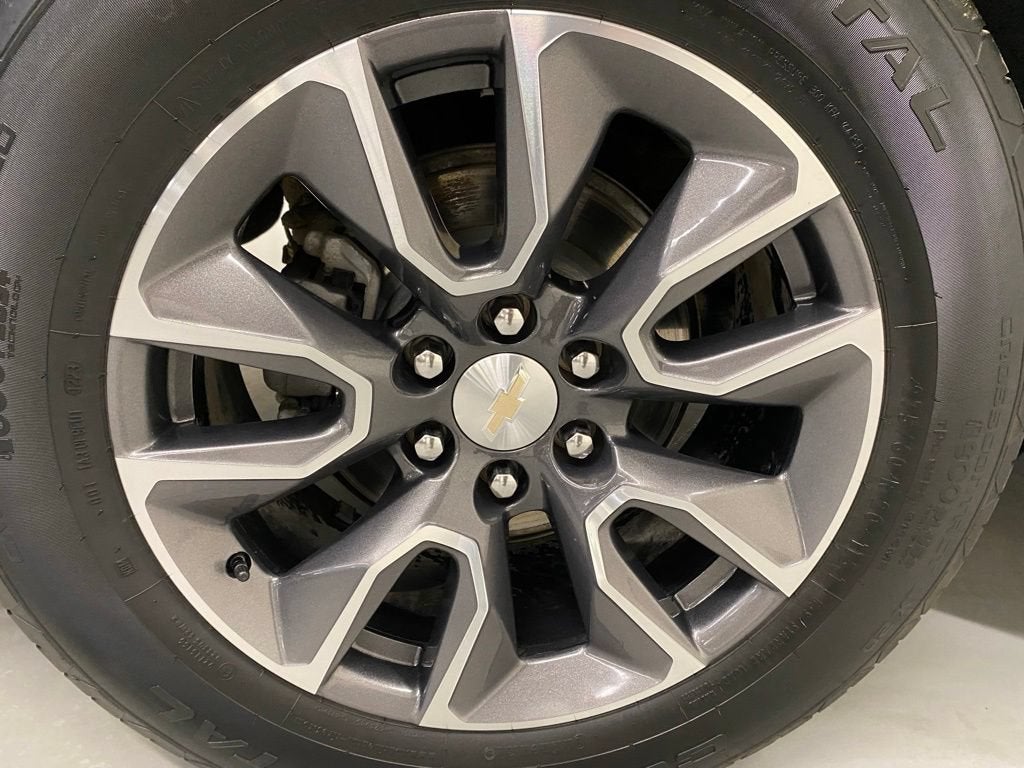2023 Chevrolet Suburban LS