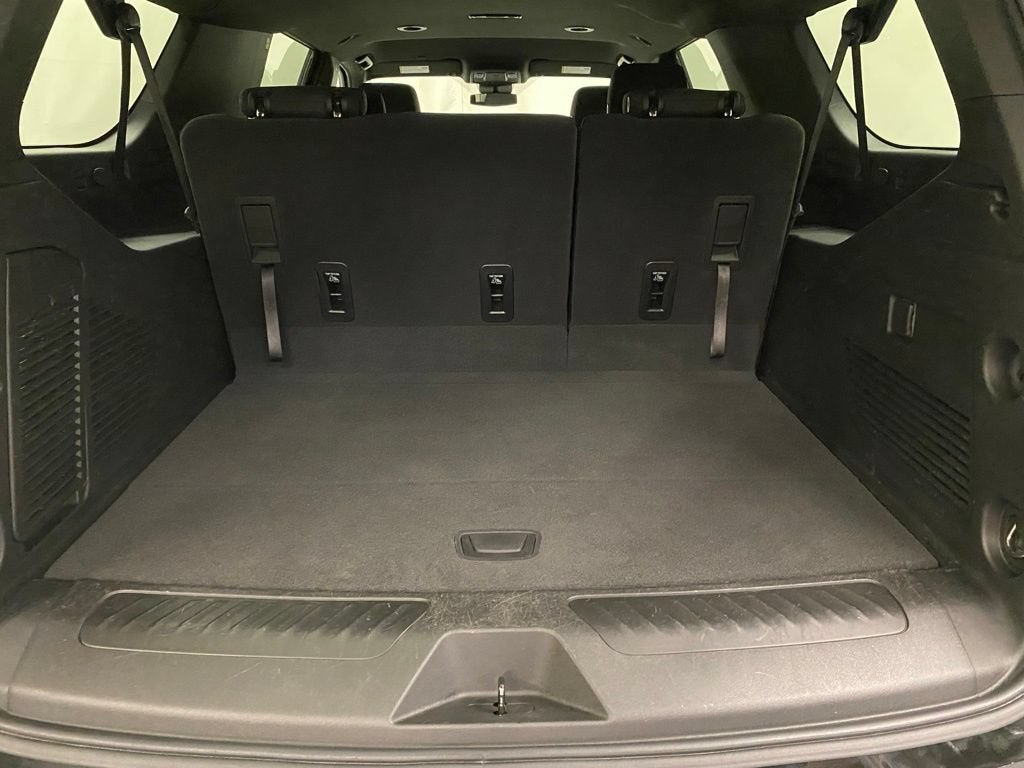2023 Chevrolet Suburban LS