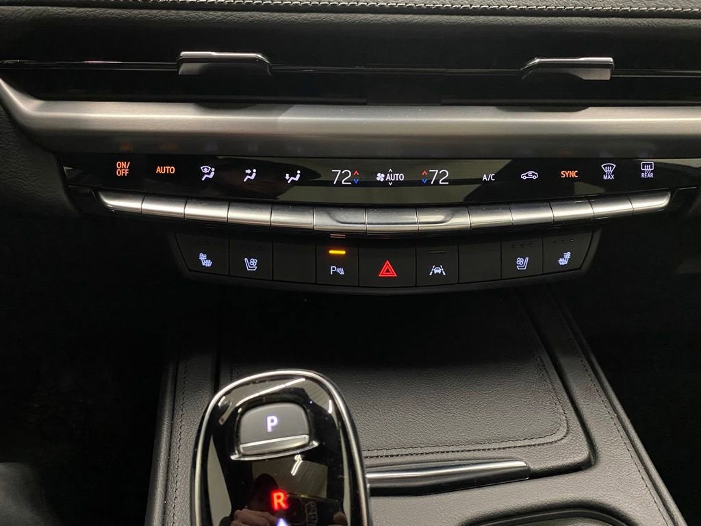 2025 Cadillac XT4 Premium Luxury
