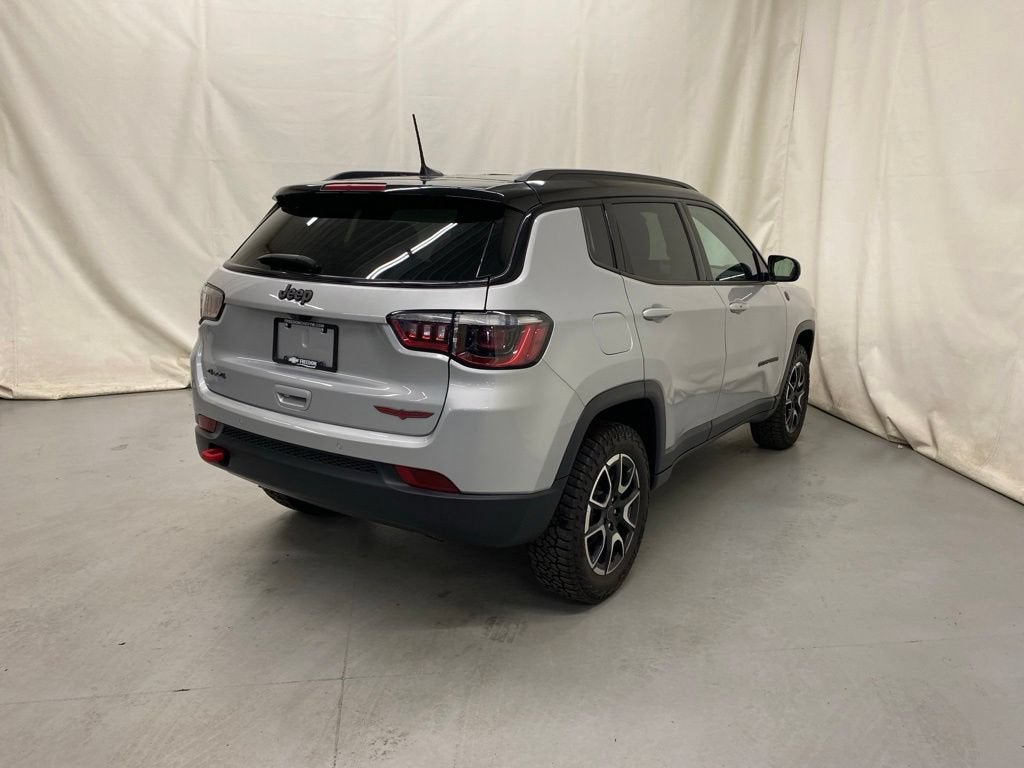2025 Jeep CMPSS TRLHWK