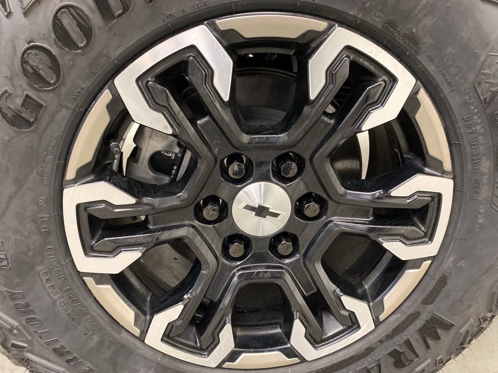 2025 Chevrolet Silverado 1500 ZR2