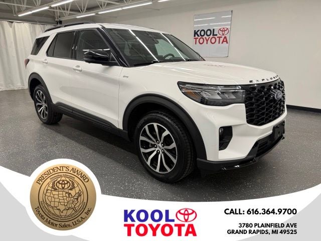 2025 Ford Explorer ST-Line