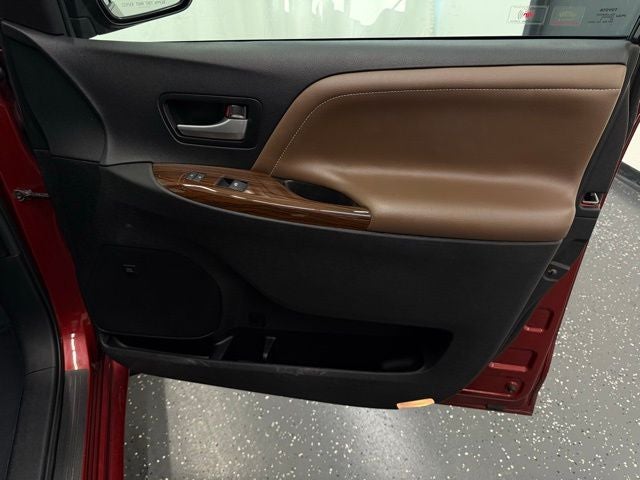2016 Toyota Sienna Limited Premium 7 Passenger