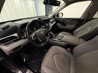 2022 Toyota Highlander Platinum