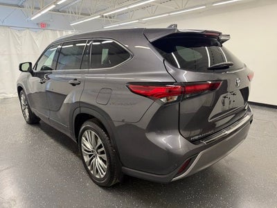 2022 Toyota Highlander Platinum