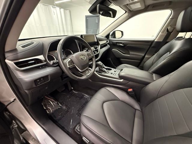 2025 Toyota Highlander XLE