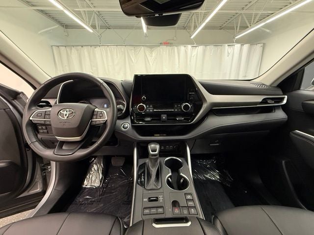 2025 Toyota Highlander XLE