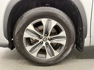 2025 Toyota Highlander XLE