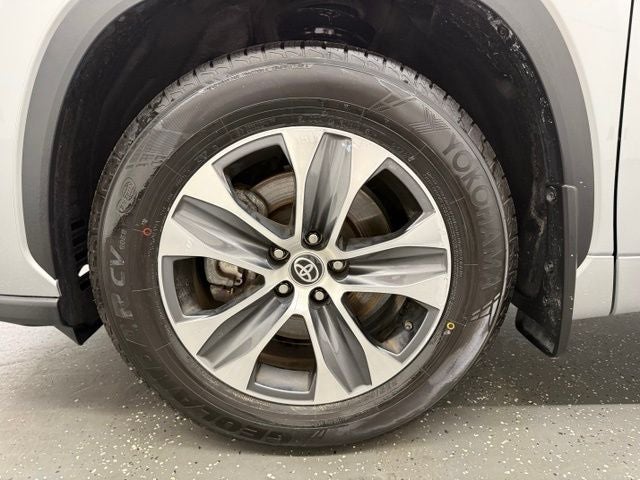 2025 Toyota Highlander XLE