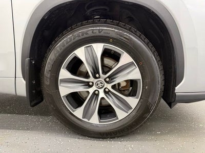 2025 Toyota Highlander XLE