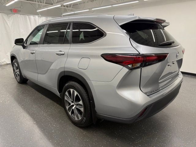 2025 Toyota Highlander XLE