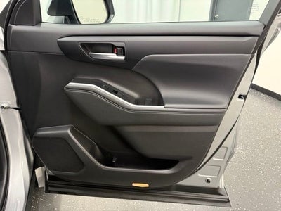 2025 Toyota Highlander XLE