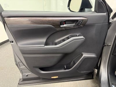 2025 Toyota Highlander Platinum