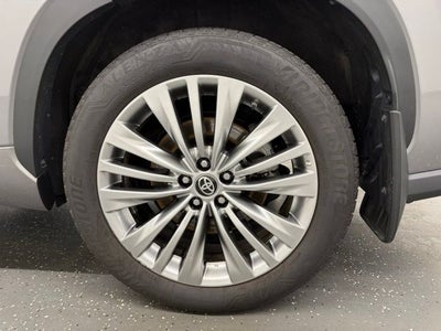 2025 Toyota Highlander Platinum