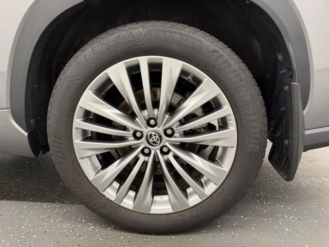 2025 Toyota Highlander Platinum