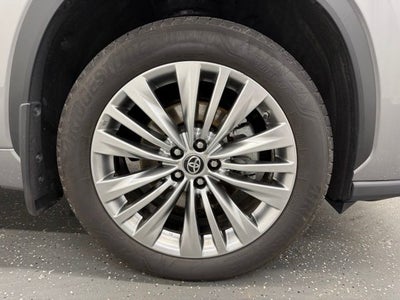 2025 Toyota Highlander Platinum