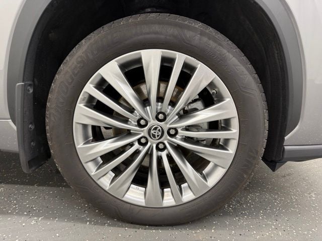 2025 Toyota Highlander Platinum