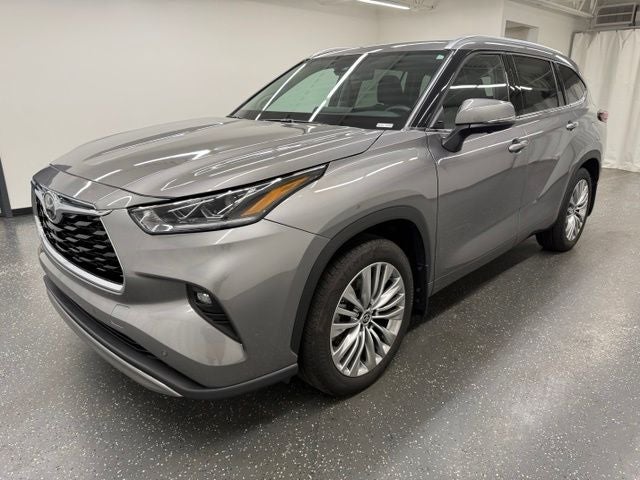 2025 Toyota Highlander Platinum