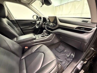 2025 Toyota Highlander XLE