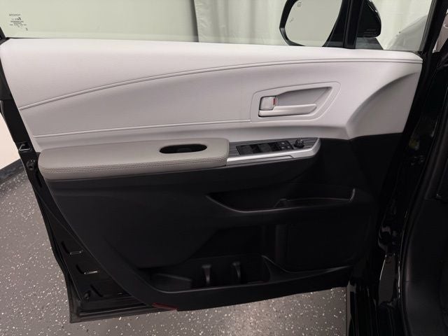 2025 Toyota Sienna LE 8 Passenger
