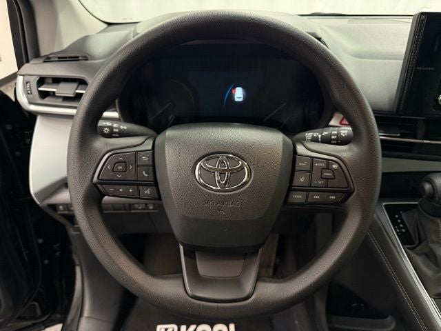 2025 Toyota Sienna LE 8 Passenger