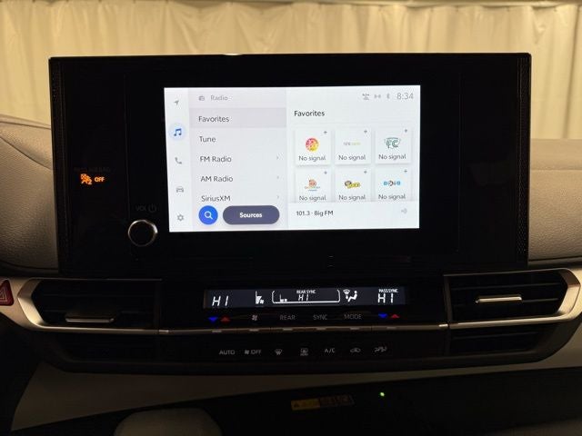 2025 Toyota Sienna LE 8 Passenger