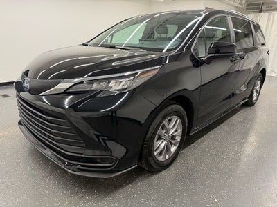 2025 Toyota Sienna LE 8 Passenger