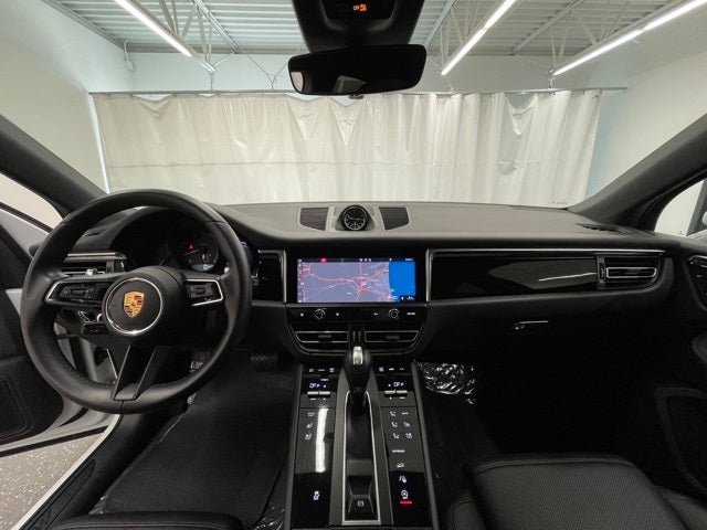 2022 Porsche Macan Base